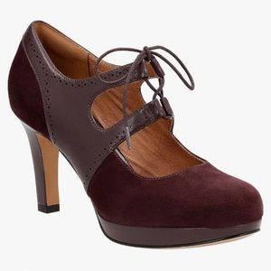 Clarks Women's Delsie Glee Mary Jane Pump in Aubergine 9.5M